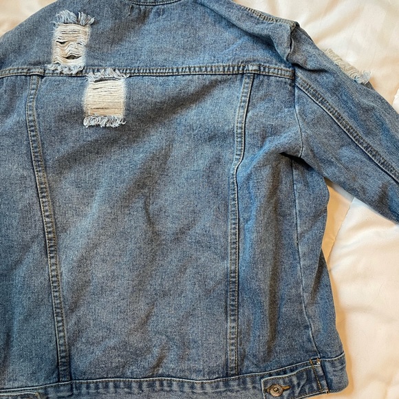 Distressed jean jacket - Picture 5 of 5
